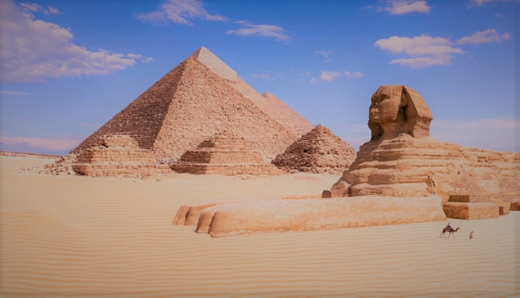 What is Egypt most famous monument?