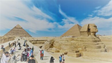 What activities can you do in the Great Pyramids of Giza?