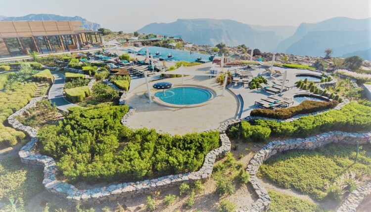 luxury resorts in Oman