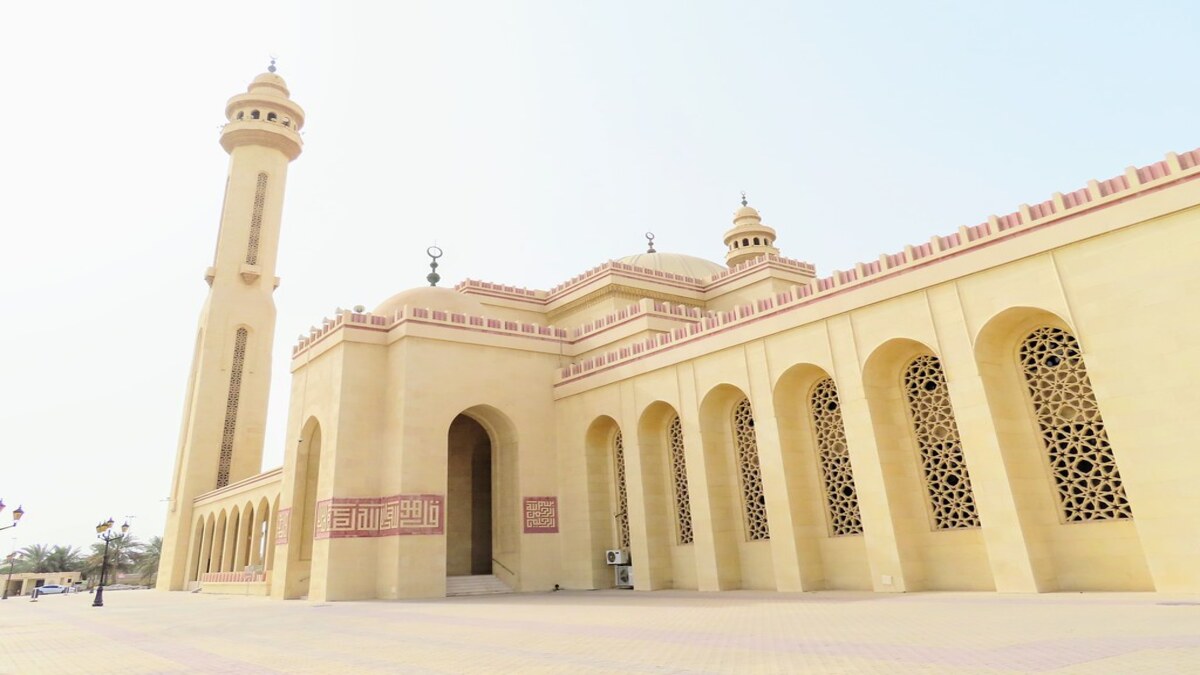 5 important tips before Al Fateh Grand Mosque visit - Terhalak